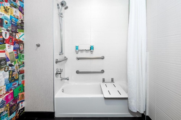 Aloft - Asheville Downtown image 17